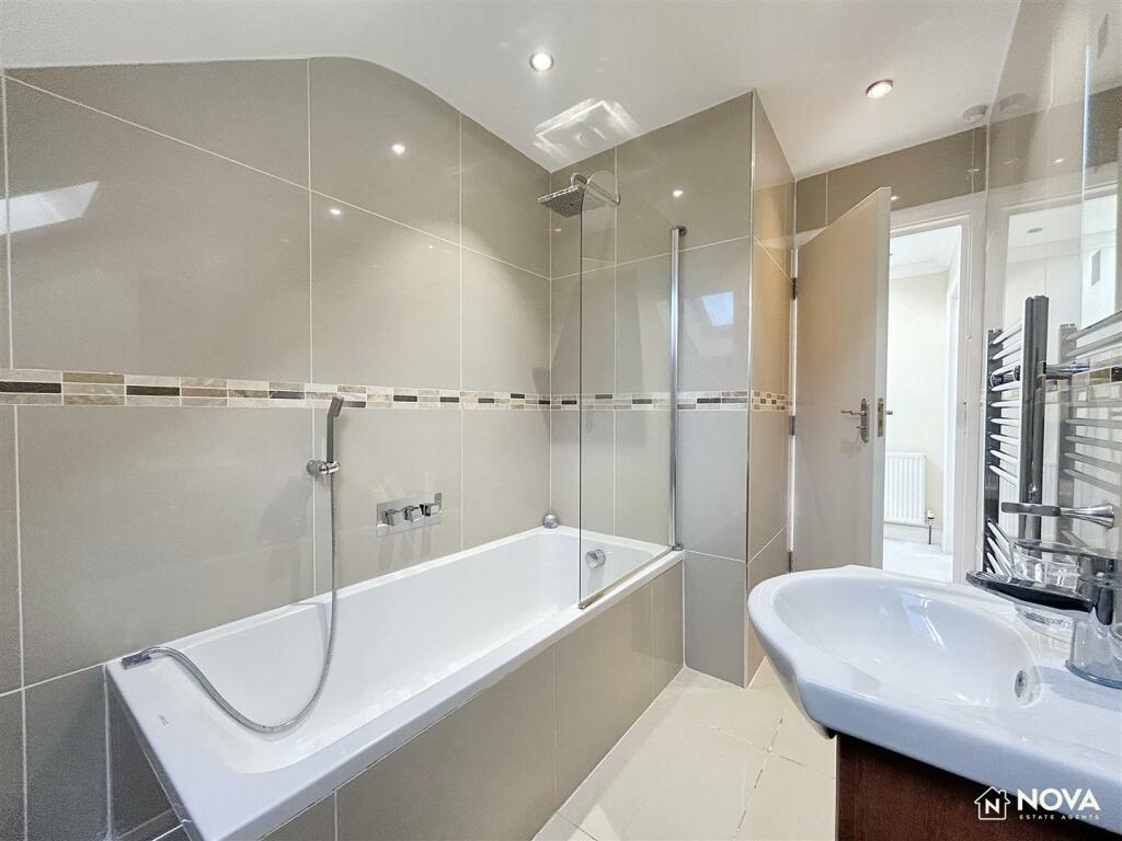 Additional image 37 of Ridge Avenue, Harpenden