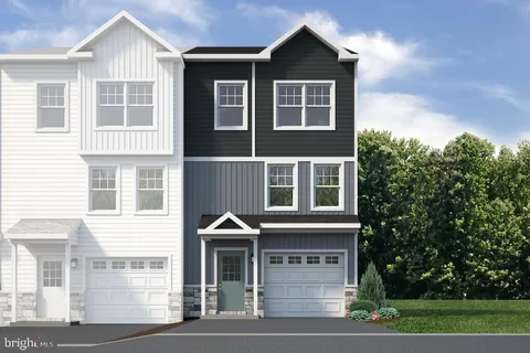 166 Highpoint Park Drive, Pleasant Gap, PA 16823