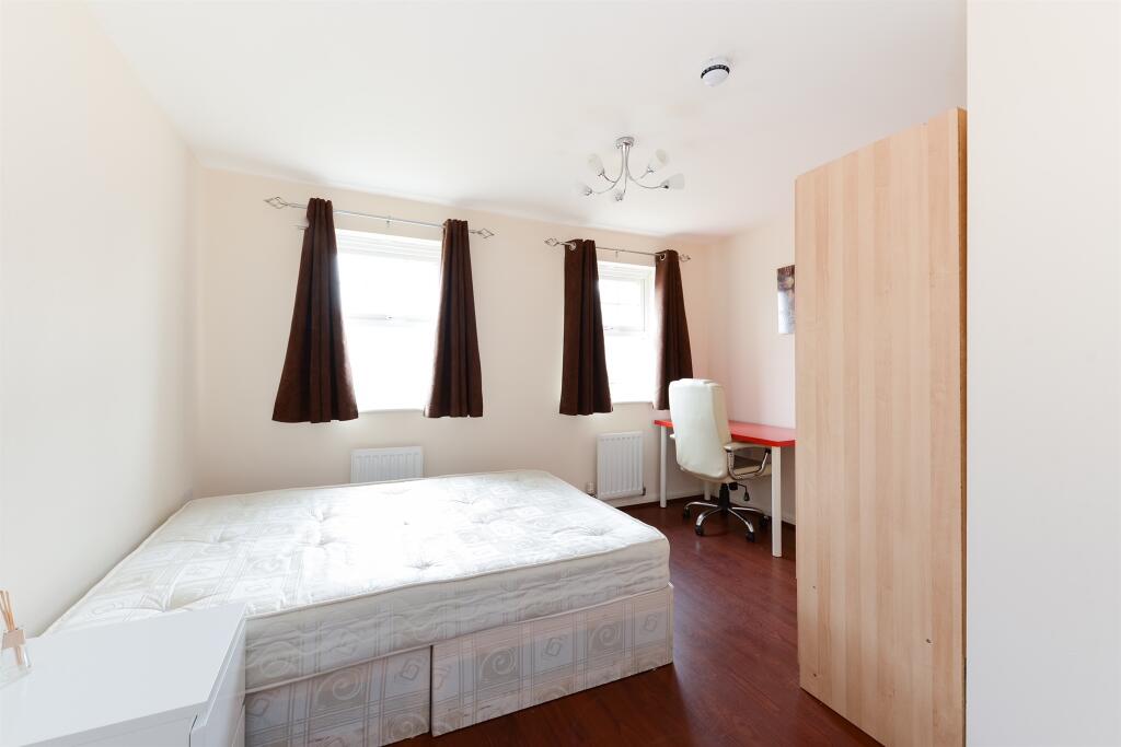 Additional image 3 of The Runway, Hatfield