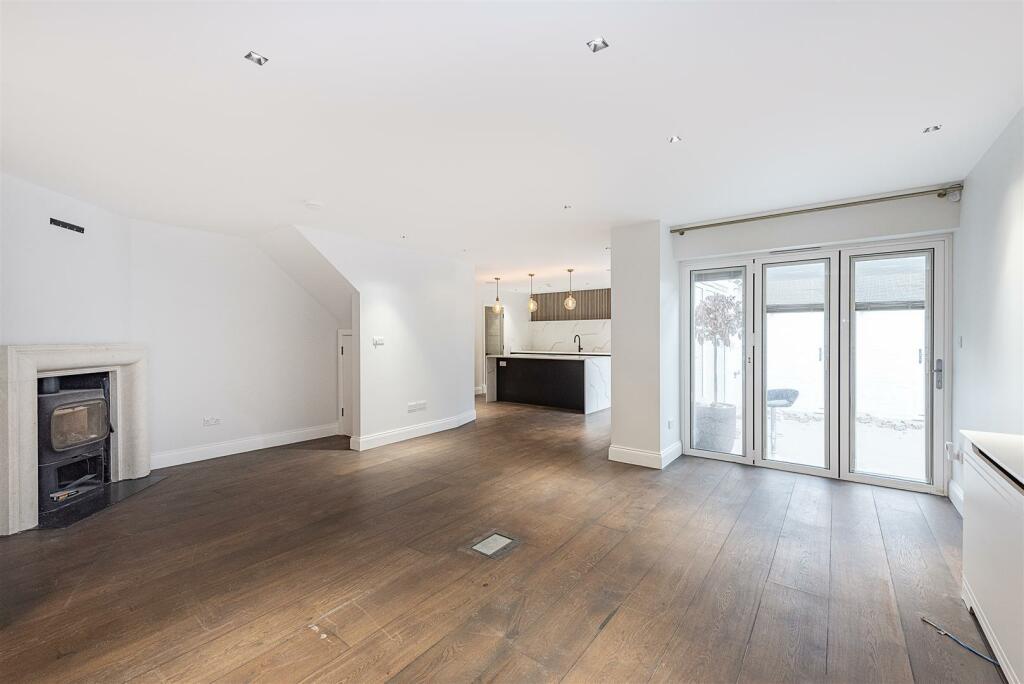 Additional image 8 of Burston Drive, Park Street, St. Albans