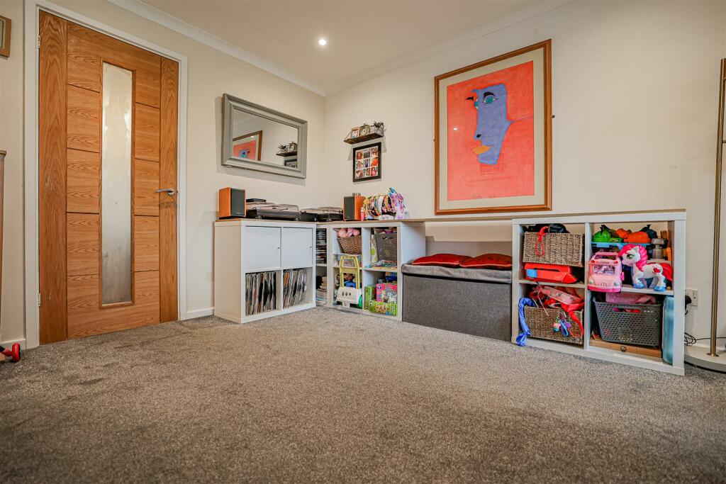 Additional image 14 of Broadstone Road, Harpenden, AL5