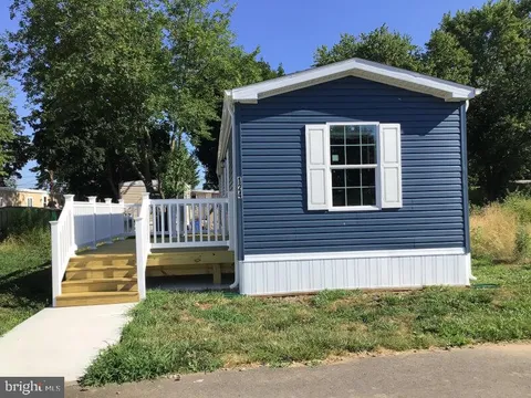 124 Adams Drive, Fairless Hills, PA 19030