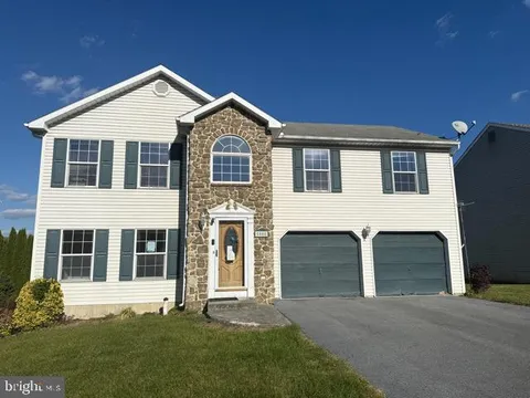 Property image - 5008 Foxdale Drive, Whitehall, PA 18052