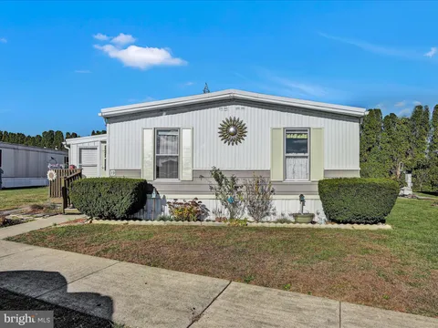 Primary image of 19 Moccasin Drive, Ephrata, PA 17522
