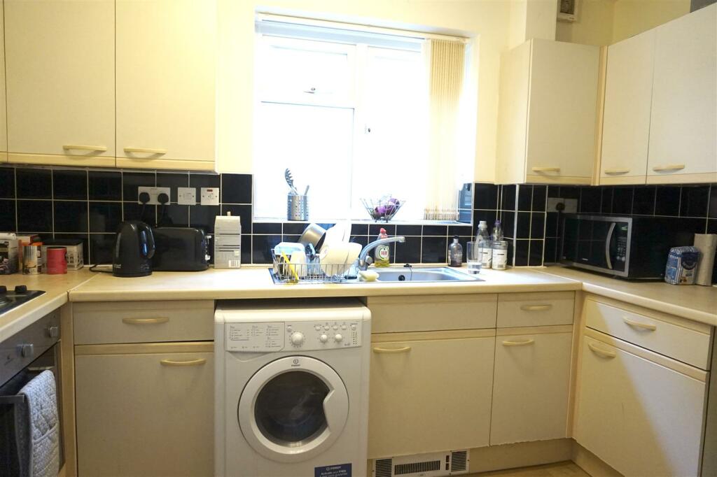 Additional image 4 of Savoy Close, Harborne, B32