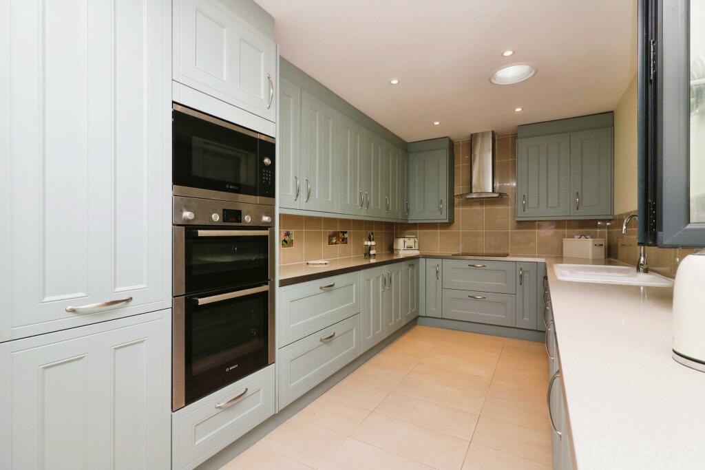 Additional image 23 of Hillside Way, Welwyn, Herts, AL6
