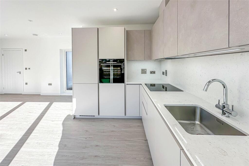 Additional image 5 of West Avenue, St Albans, Herts, AL2