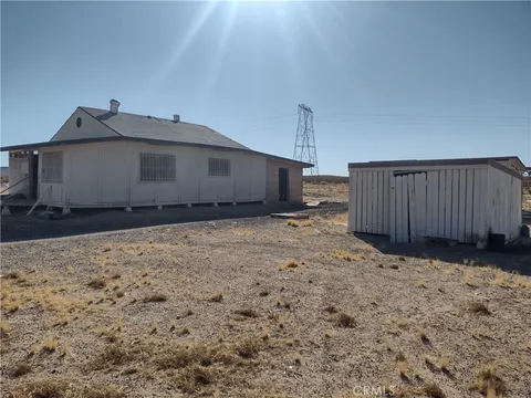 41555 Sun Rose Avenue, Lucerne Valley, CA 92356