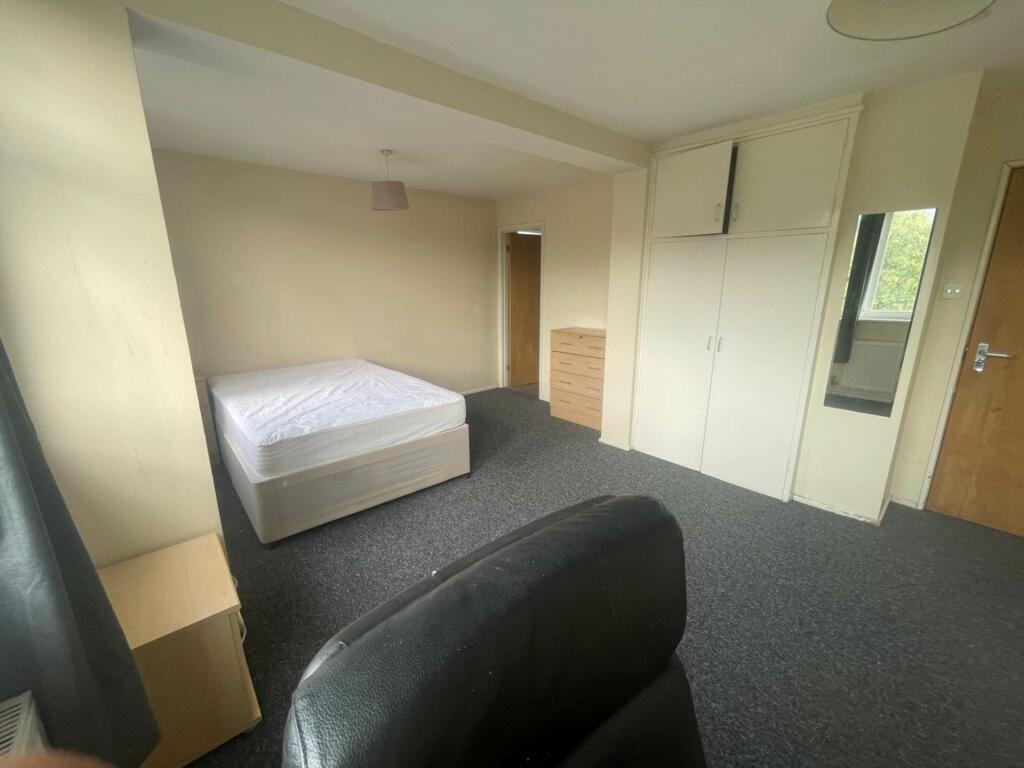 Additional image 12 of Bishops Rise, Hatfield