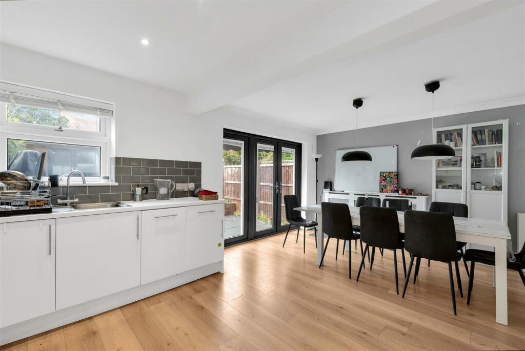 Additional image 5 of Greatfield Close, Harpenden