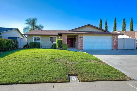 Primary image of 12526 Mustang Dr, Poway, CA 92064