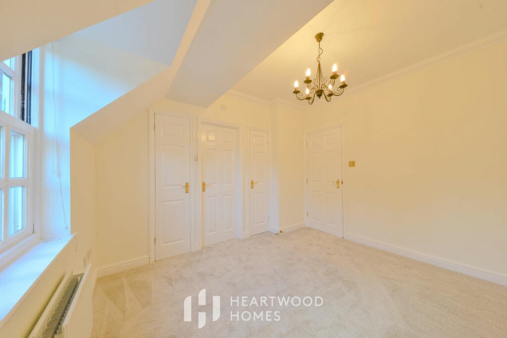 Additional image 10 of Town centre location