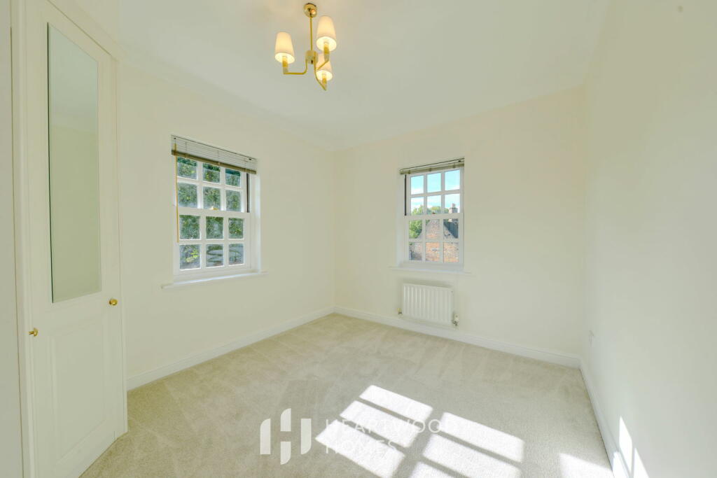 Additional image 14 of Town centre location