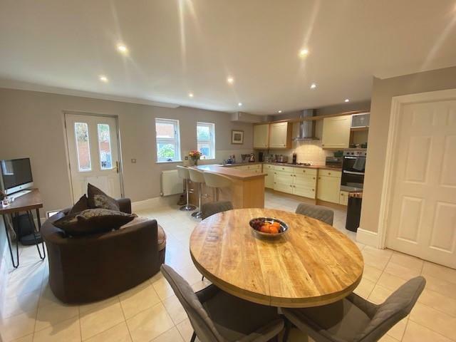Additional property image - Strawberry Crescent, Napsbury Park, AL2
