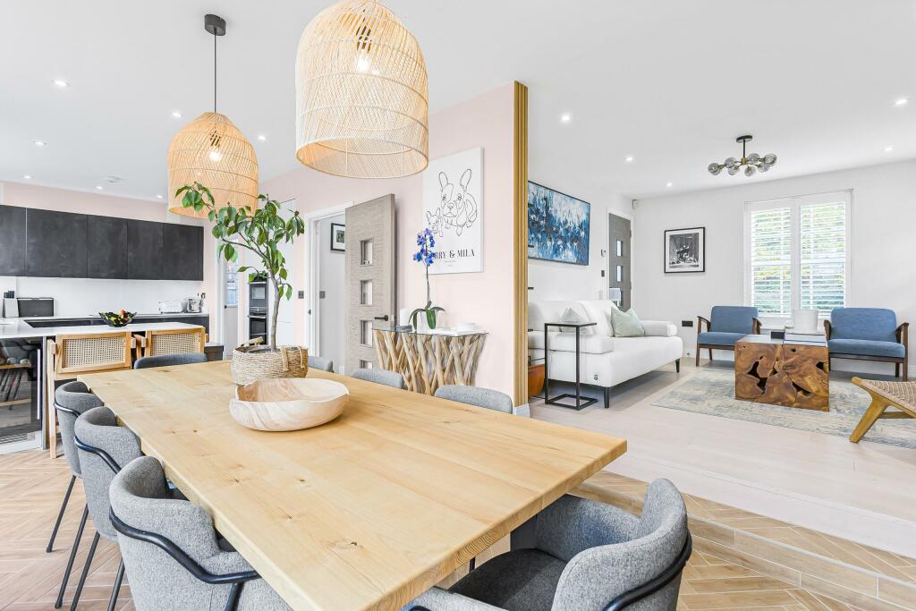 Additional image 29 of Lake View, Frogmore, AL2