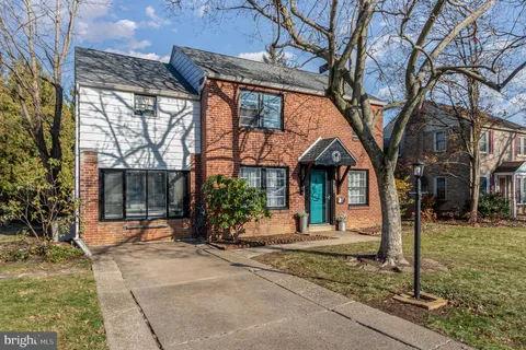 1402 Chatham Road, Camp Hill, PA 17011