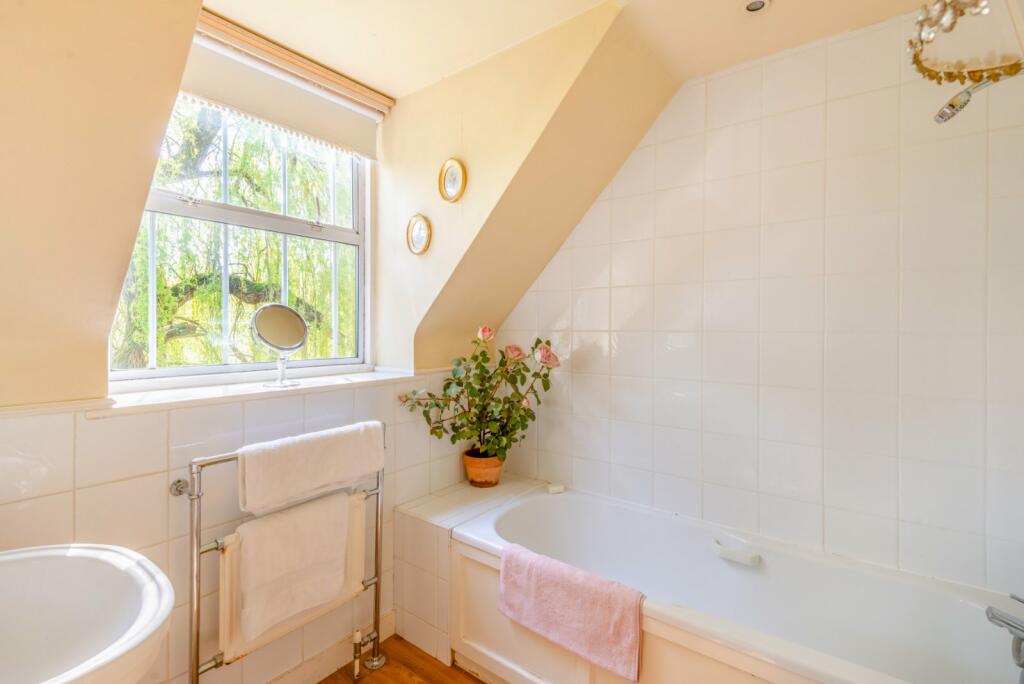 Additional image 10 of Sandridgebury Lane, Sandridgebury, St. Albans, Hertfordshire