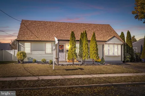 428 Holmes Drive, Burlington, NJ 08016