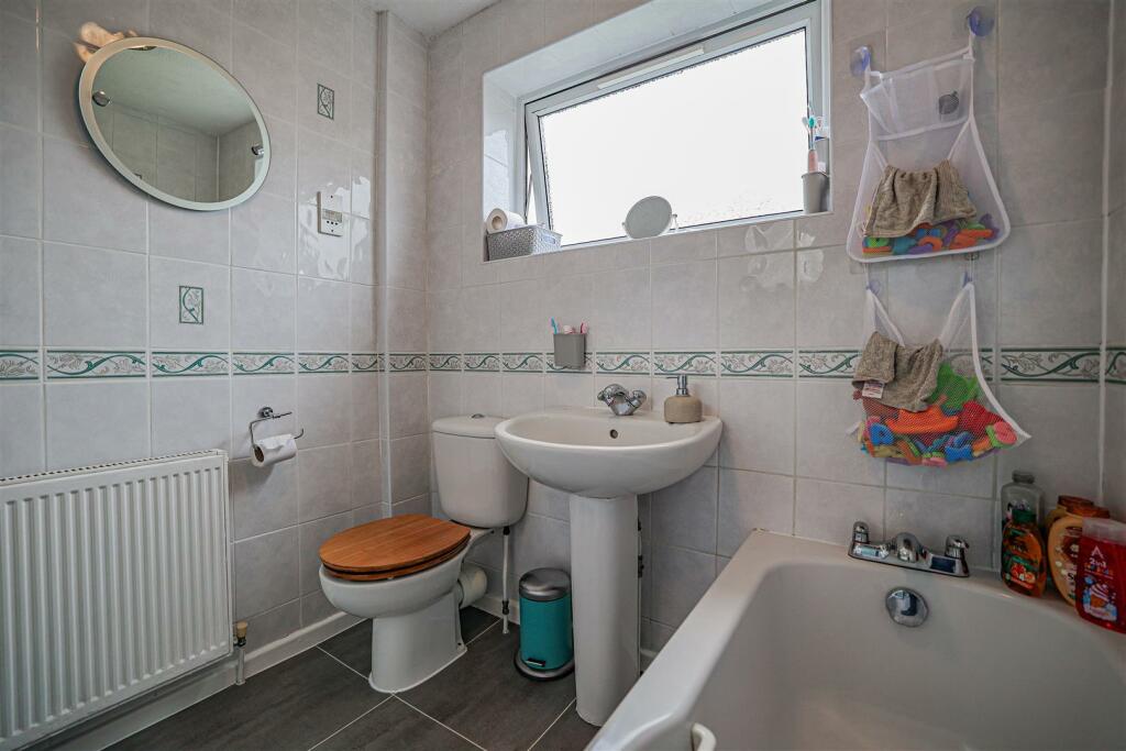 Additional image 23 of Broadstone Road, Harpenden, AL5