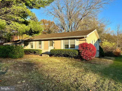 180 Hillside Dr, Reedsville, PA 17084