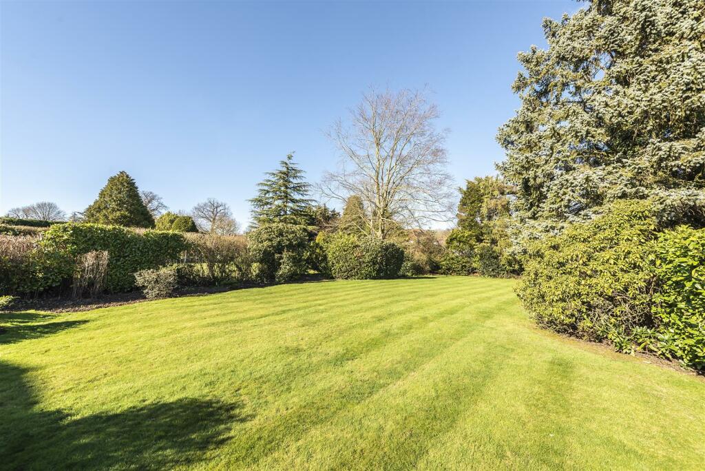 Additional image 9 of Calder Avenue, Brookmans Park