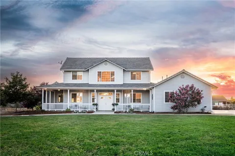 1252 W Linda Vista Avenue Unit Space B, Porterville, CA 93257