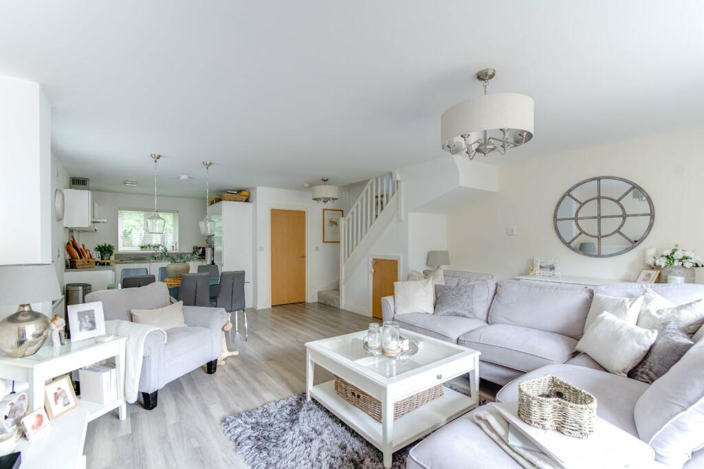 Additional image 3 of New House Farm Drive, Northfield, Birmingham, West Midlands, B31