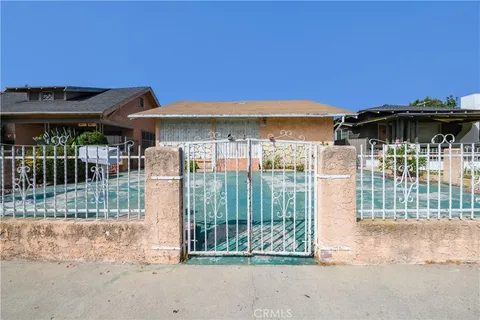 3439 6th Avenue, Los Angeles, CA 90018