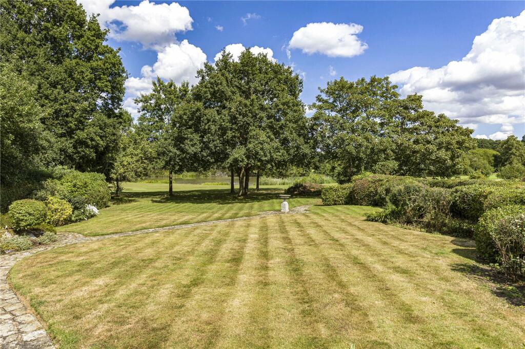 Additional image 18 of Brookmans Avenue, Brookmans Park, Hertfordshire, AL9