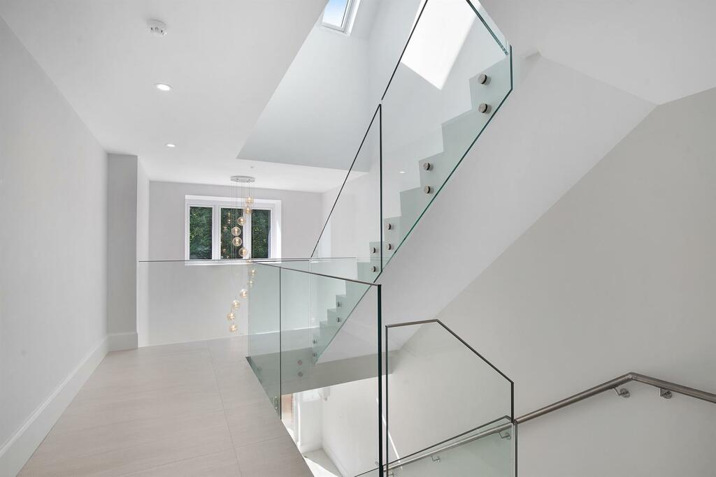 Additional image 13 of New Road, Welwyn