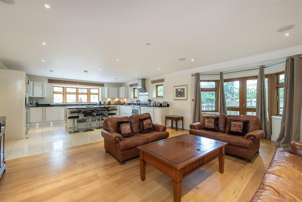 Additional image 13 of Broad Oaks Close, Harpenden