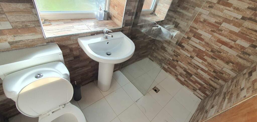 Additional image 6 of Room 5, Durham rd, Sparkhill, Birmingham B11 4LJ