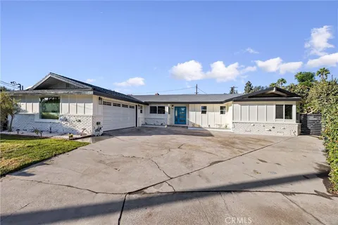 1555 W Wakefield Avenue, Anaheim, CA 92802