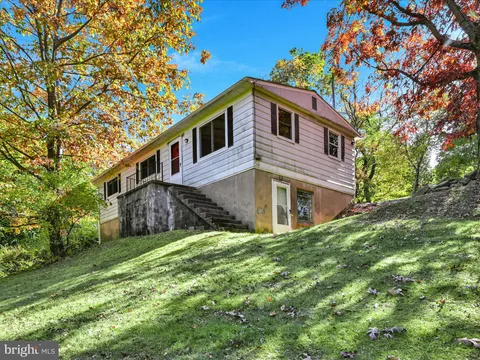 11 Rose Lane, Pottsville, PA 17901