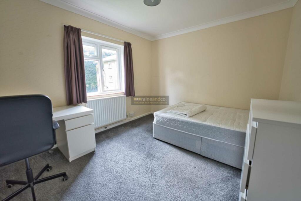 Additional image 6 of Meadow Croft, Hatfield