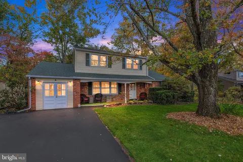 8 Lawrence Road, Audubon, PA 19403