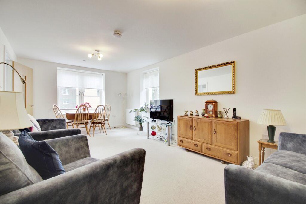 Additional image 2 of Great North Road, Hatfield