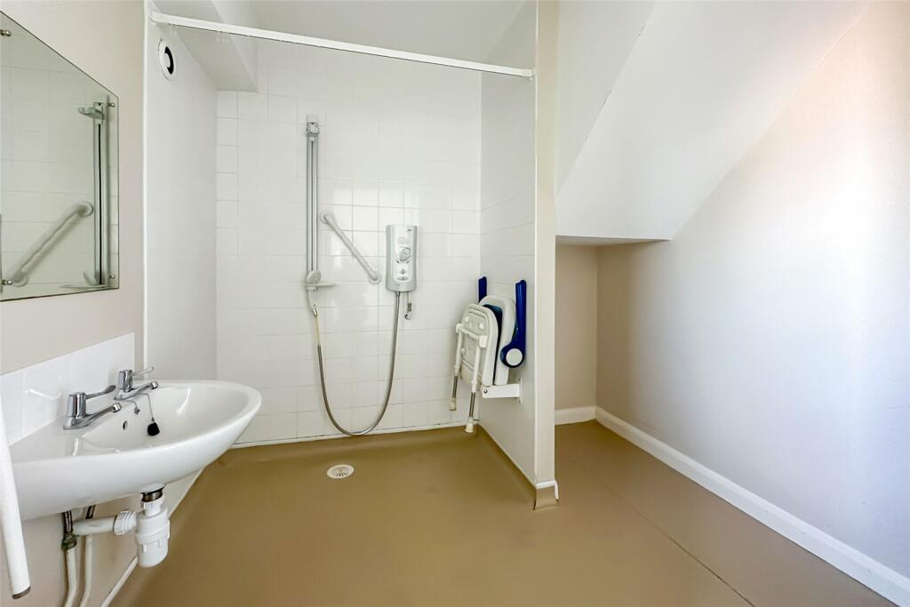 Additional image 14 of Pinewood Close, St. Albans, Hertfordshire, AL4