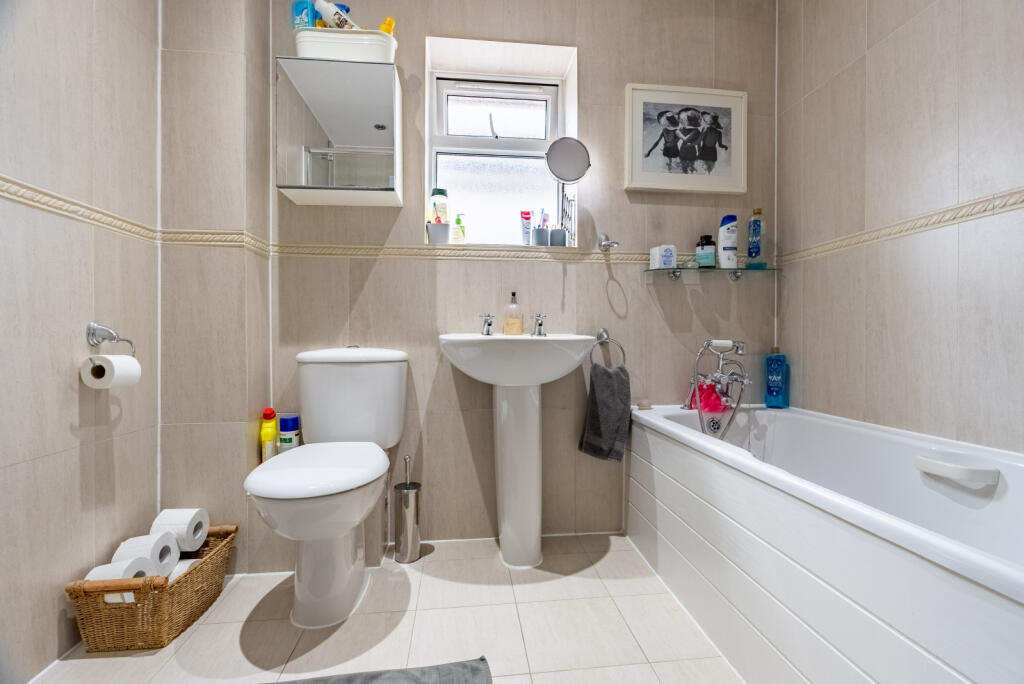 Additional image 18 of Mount Drive, Park Street, St. Albans, Hertfordshire, AL2