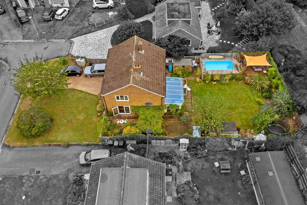 Additional image 2 of Roe Green Close, Hatfield