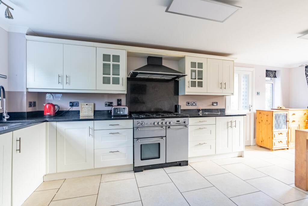 Additional image 5 of Someries Road, Harpenden, Hertfordshire, AL5