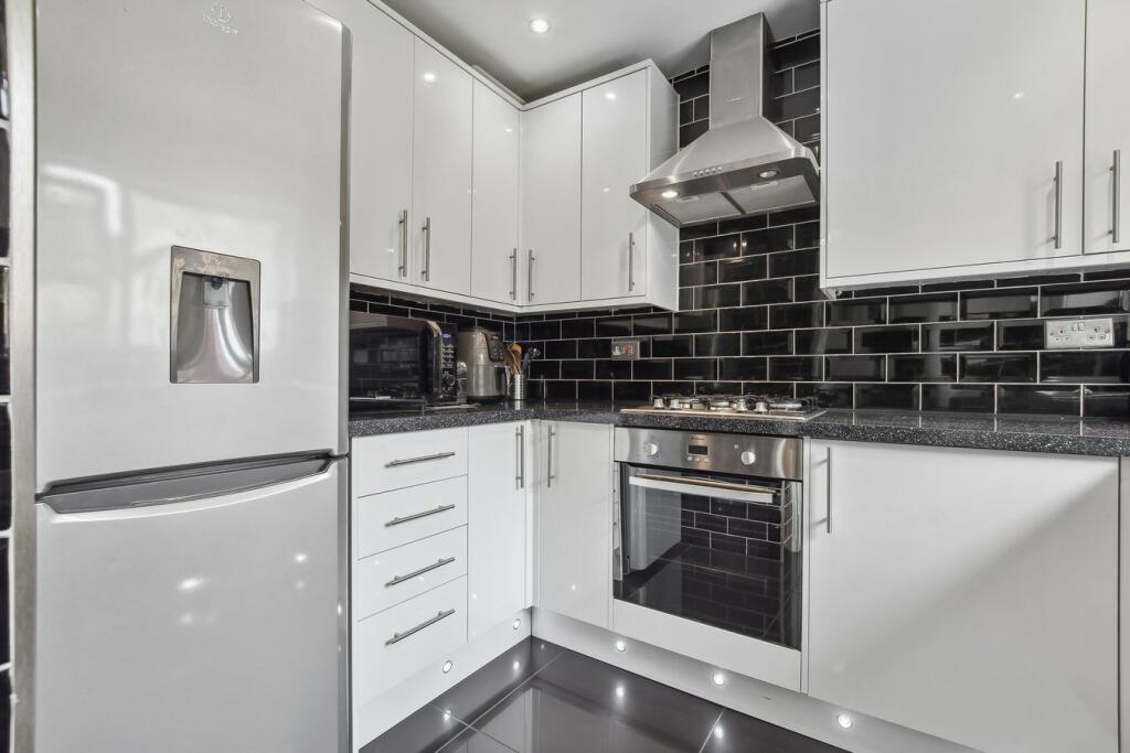 Additional image 5 of Bull Stag Green, Hatfield, AL9