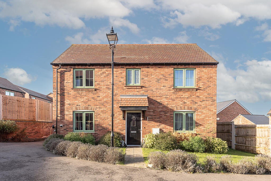 Kestrel Way, St. Albans, Hertfordshire, AL4