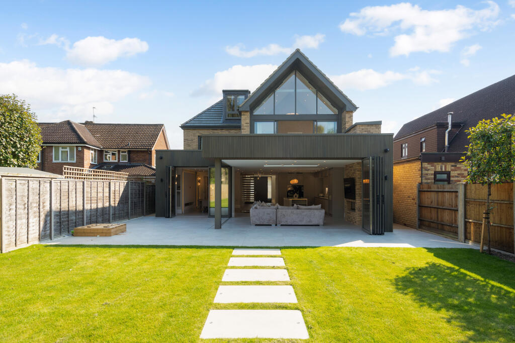 Additional image 13 of Tithe Barn Close, St. Albans, AL1