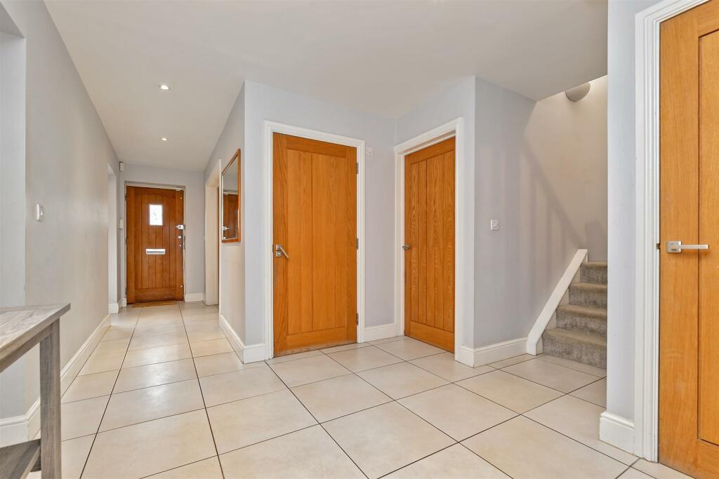 Additional image 13 of Bucknalls Drive, Bricket Wood, St. Albans