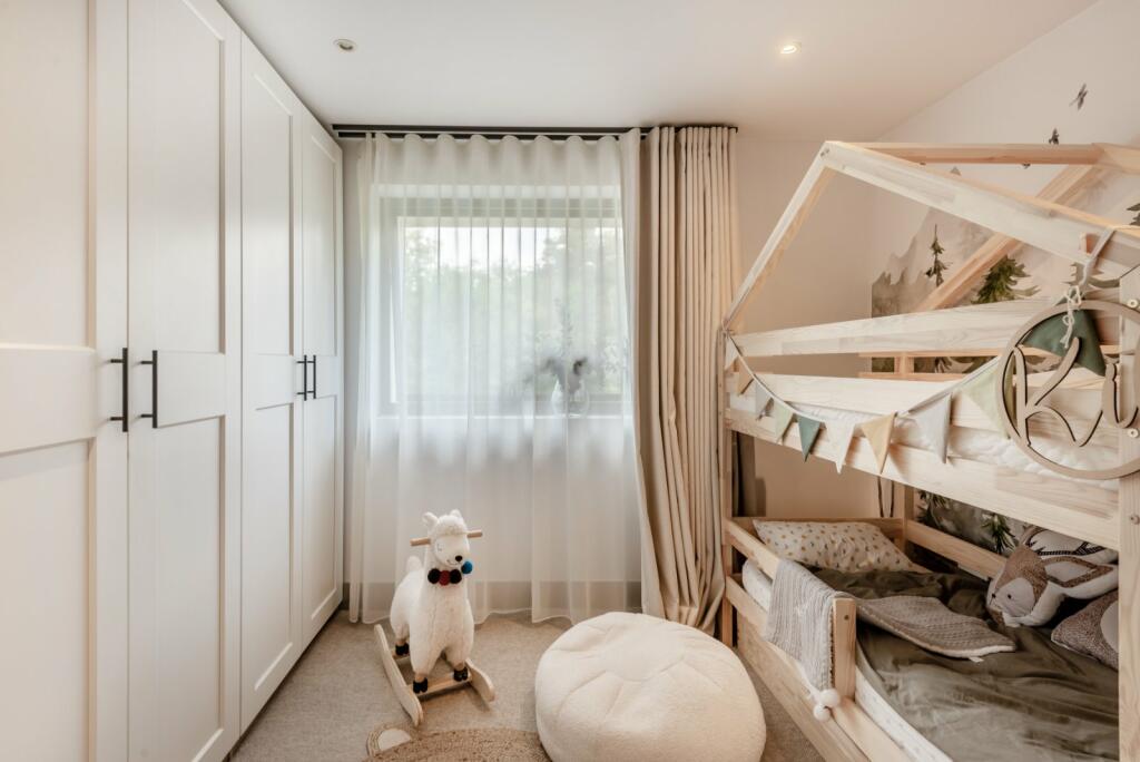 Additional image 22 of Batchwood Drive, St. Albans, Hertfordshire