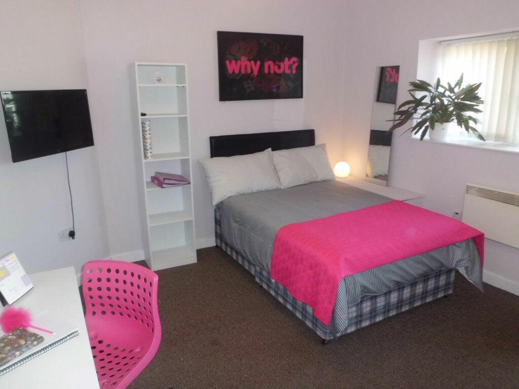 F2 Bournbrook House, B29 6BD