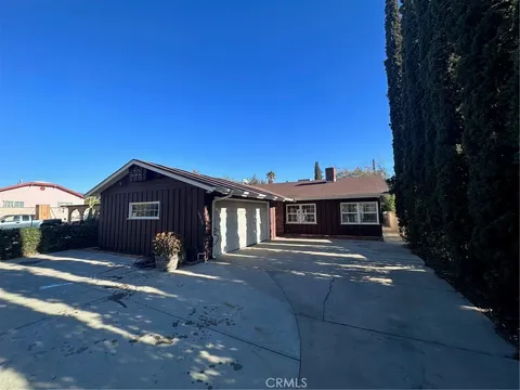 10090 Bromont Avenue, Sun Valley, CA 91352
