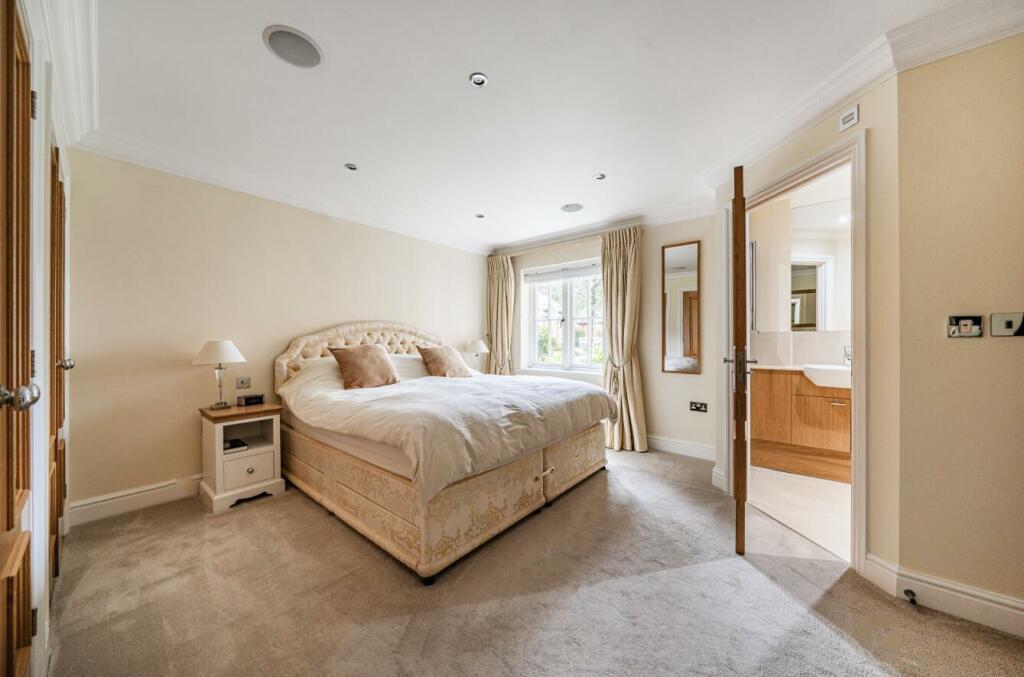 Additional image 6 of Essendon