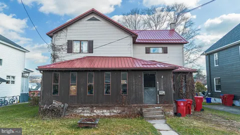 330 McKinley Avenue, Jermyn, PA 18433